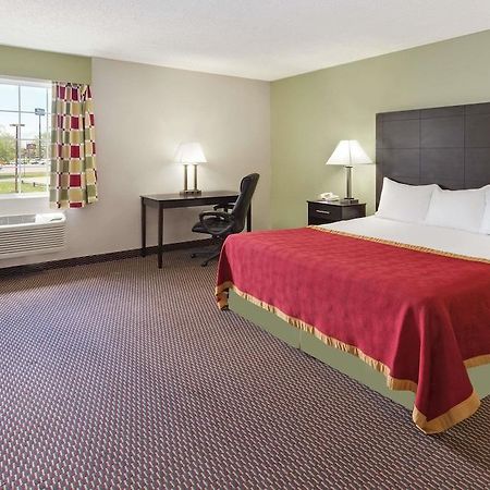 Baymont By Wyndham Beloit Hotel Ngoại thất bức ảnh